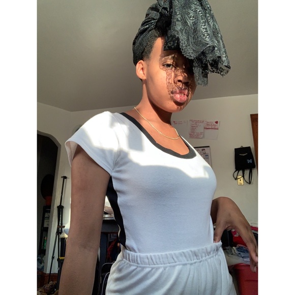 Limited Edition 80” Lace Wrap ꨄ ɴᴇᴡ ᴘʜᴏᴛᴏs - Picture 7 of 10